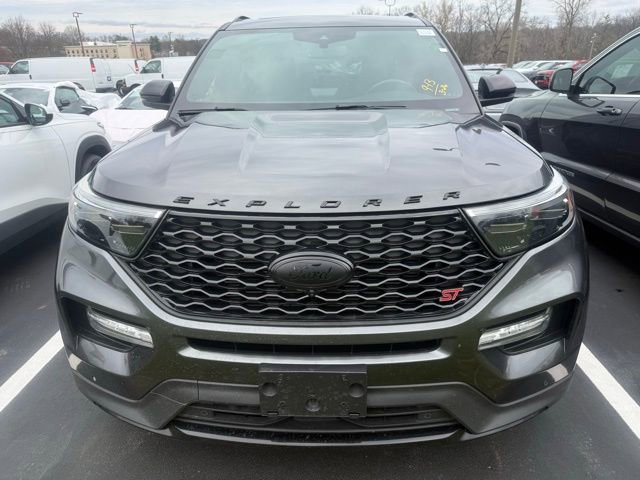 Used 2020 Ford Explorer ST w/ ST Street Pack image 2