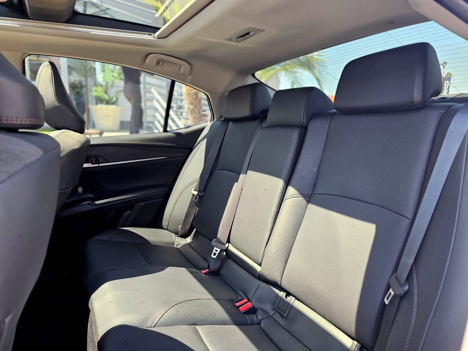 Used 2025 Toyota Camry XLE FWD image 27