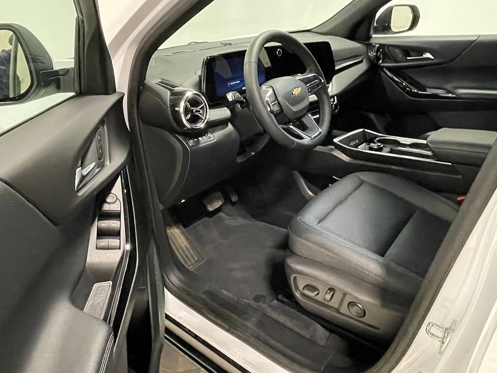 Used 2026 Chevrolet Equinox LT w/ Convenience Package II image 20
