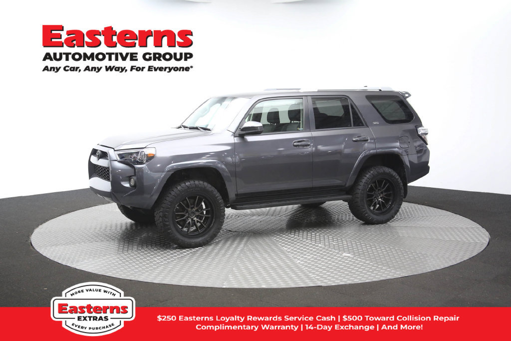 Used 2017 Toyota 4Runner SR5 AWD/4WD image 59