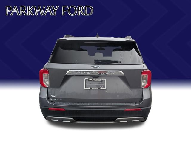 Used 2022 Ford Explorer XLT w/ Equipment Group 202A image 6