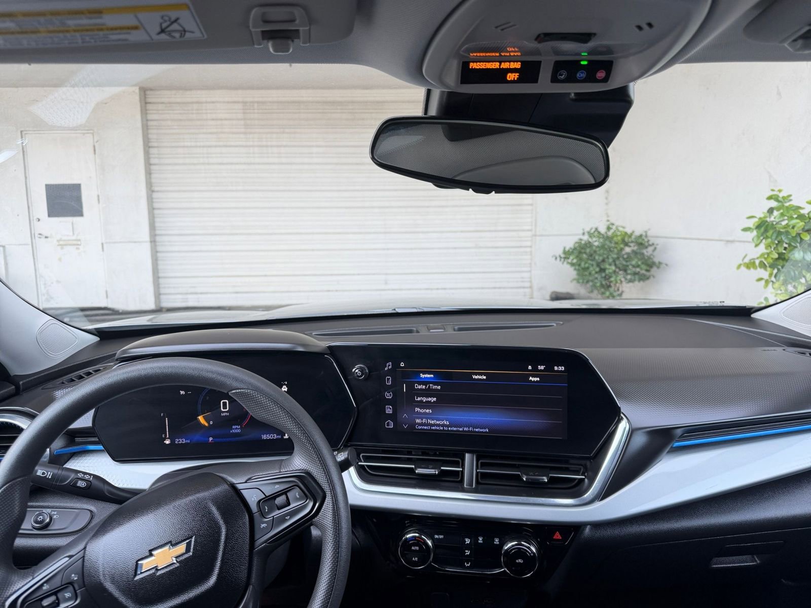 Used 2025 Chevrolet Trax LT image 34