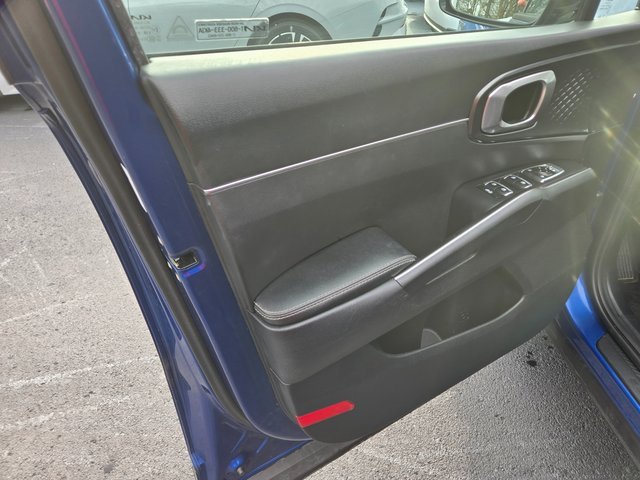 Used 2023 Kia Sorento S w/ Panoramic Sunroof Package image 23