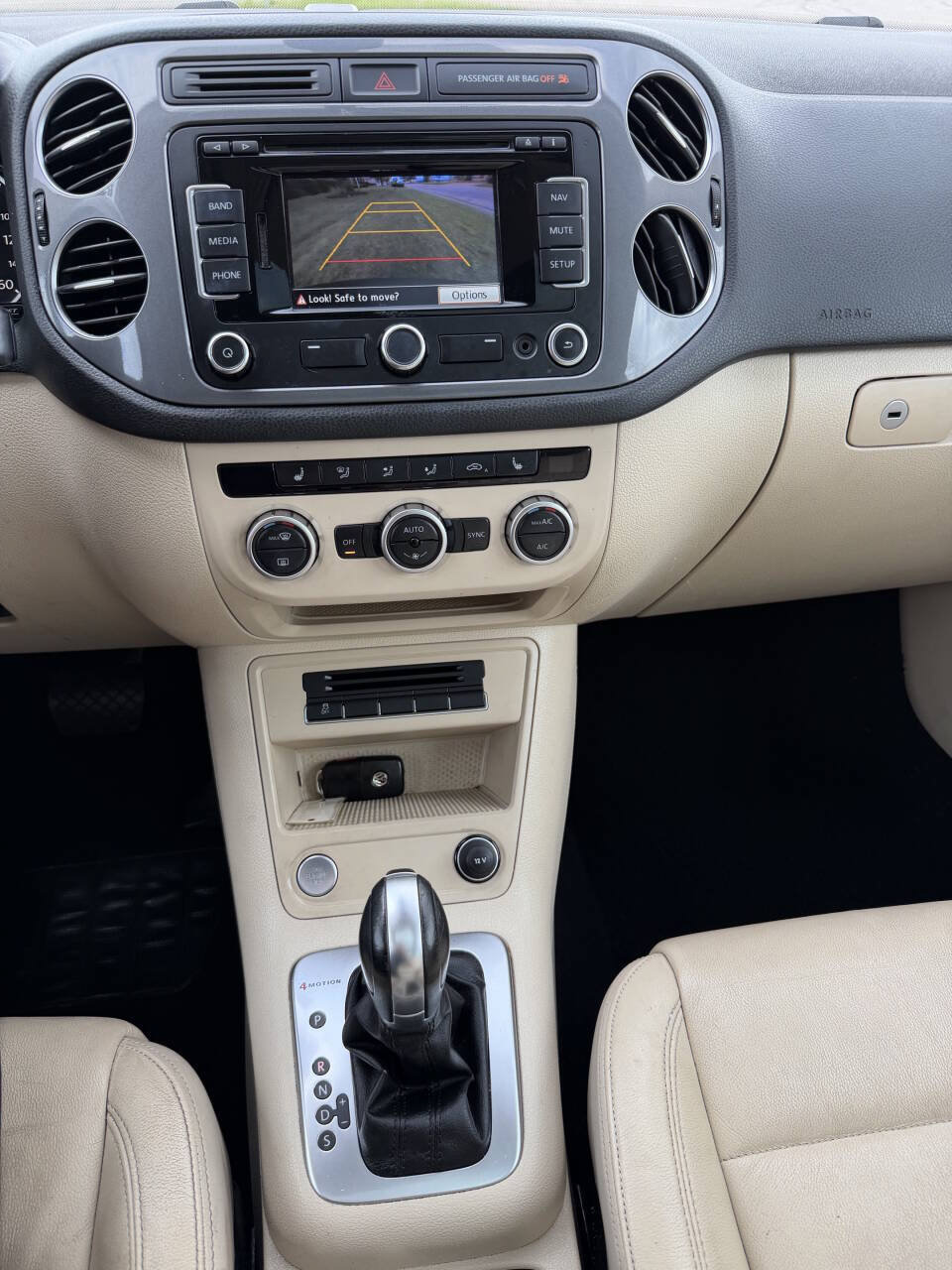 Used 2013 Volkswagen Tiguan SEL AWD/4WD image 15