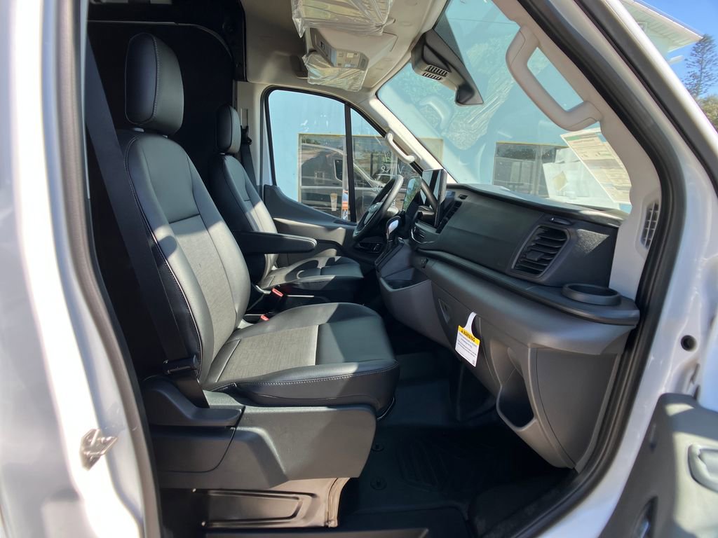 New 2026 Ford Transit 250 148 Medium Roof w/ Load Area Protection Package image 5
