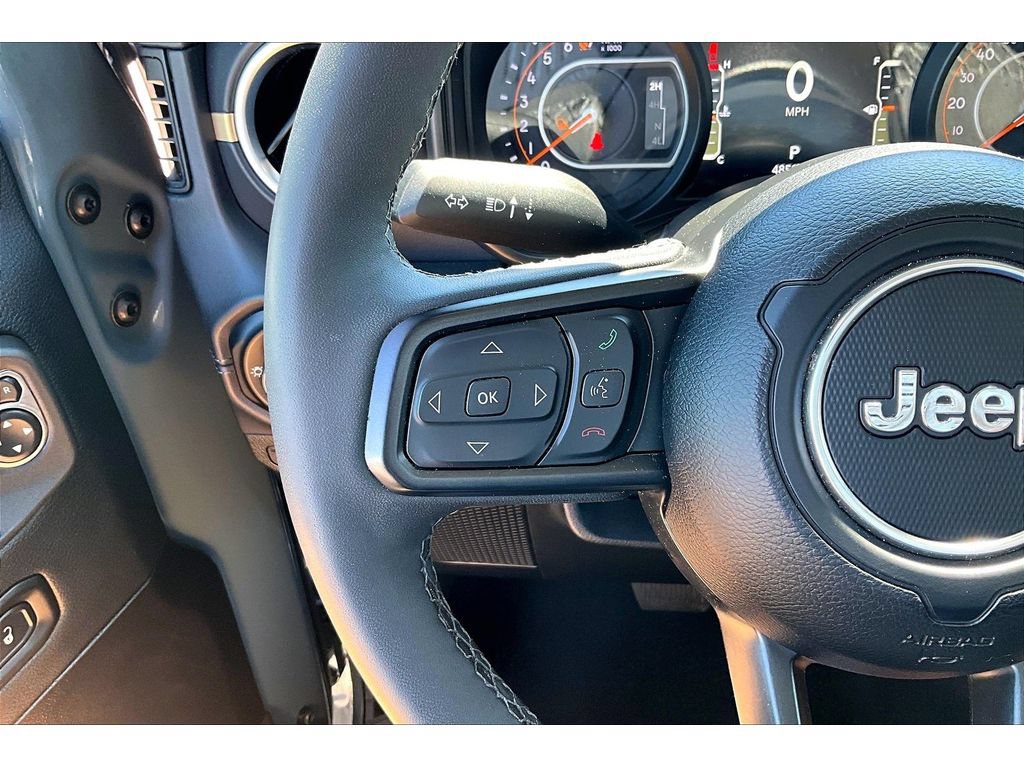 Used 2026 Jeep Gladiator Sport AWD/4WD image 11