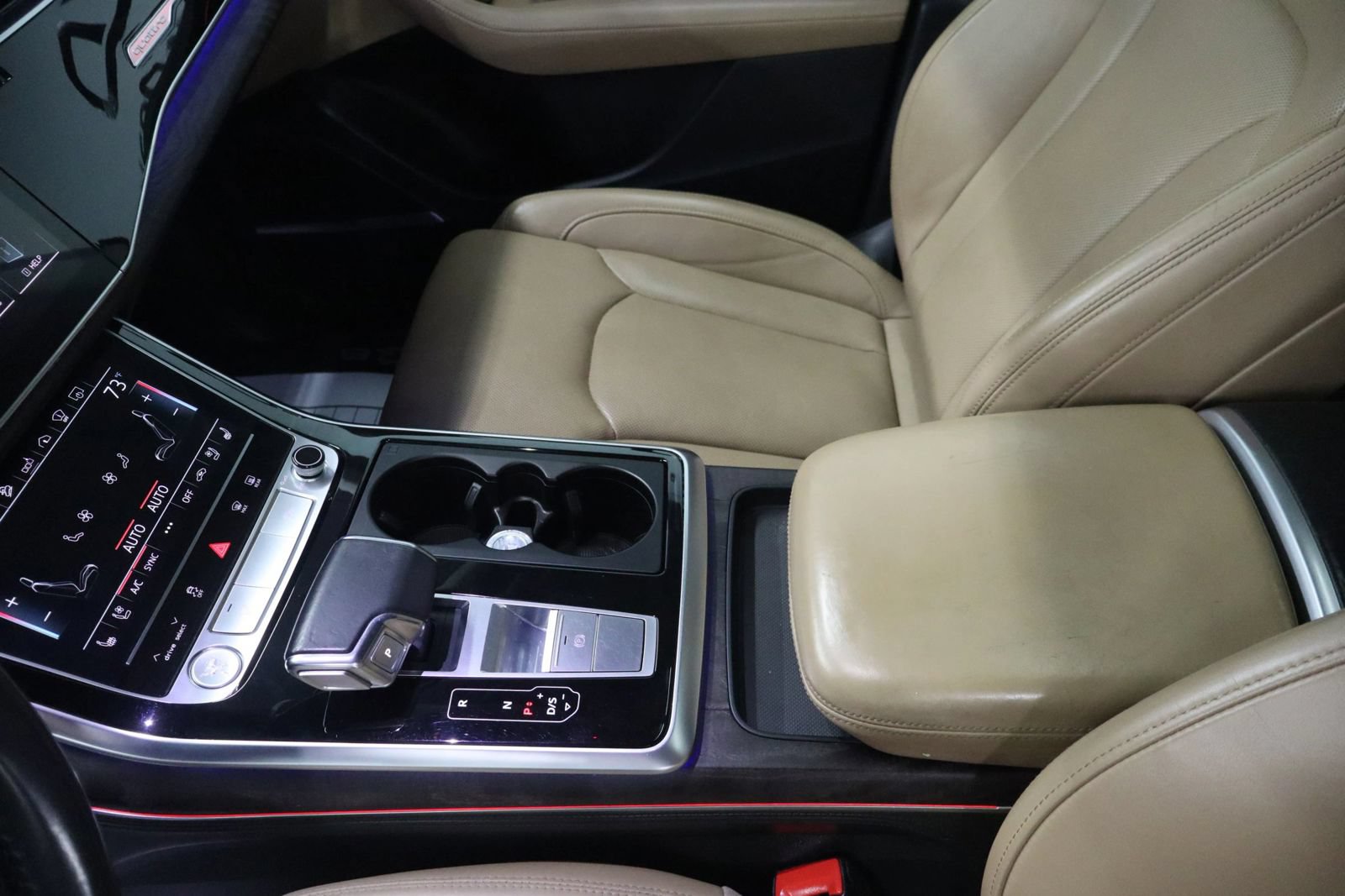 Used 2020 Audi Q8 Prestige w/ Prestige Package AWD/4WD image 35