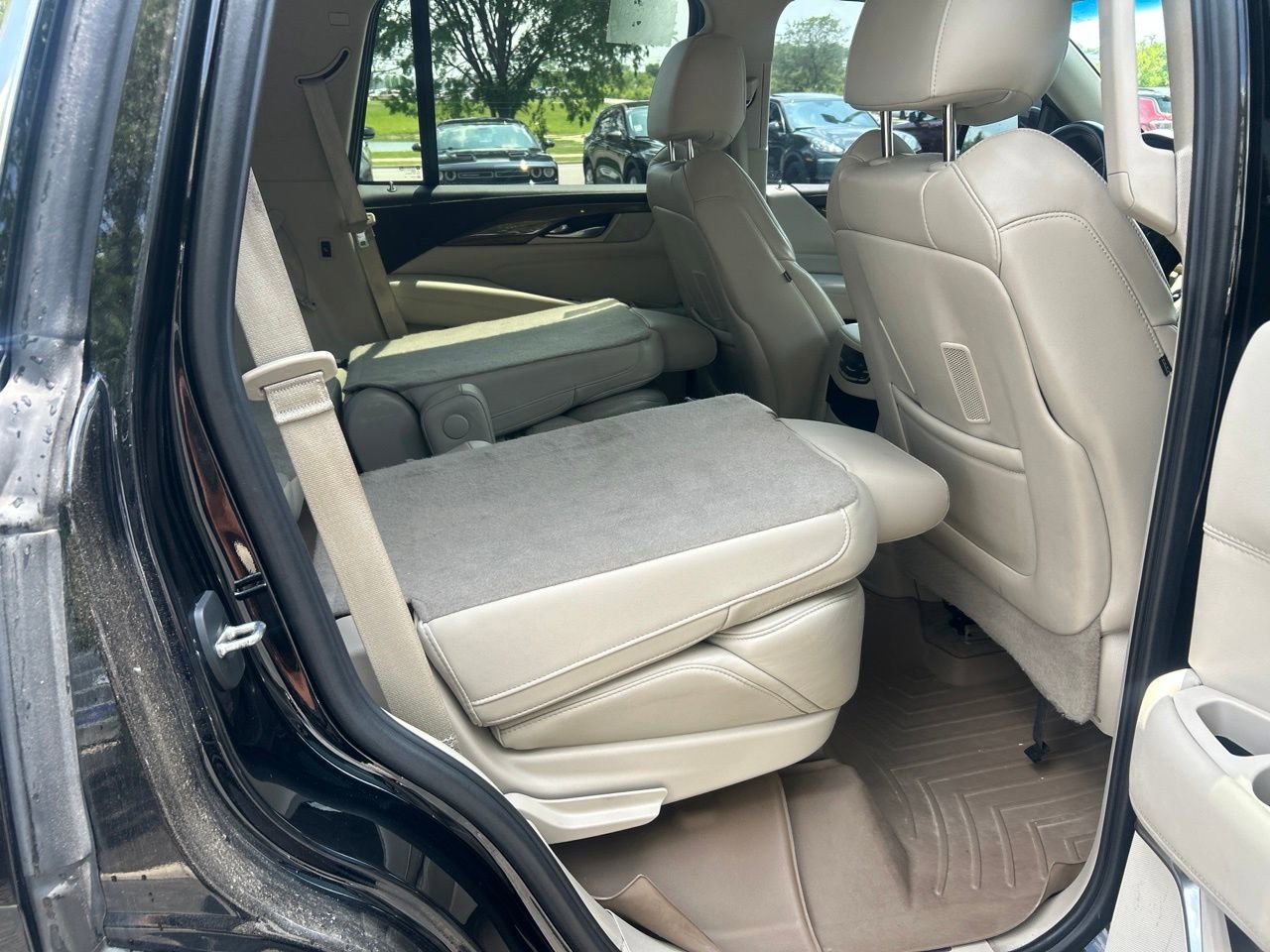 Used 2020 Cadillac Escalade Luxury AWD/4WD image 26