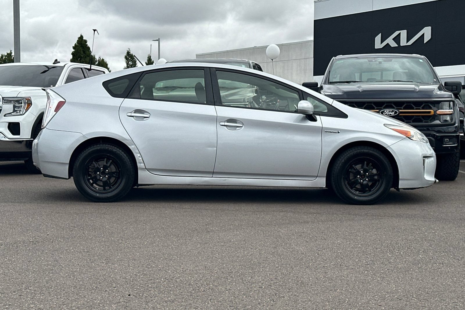Used 2013 Toyota Prius Two FWD image 3