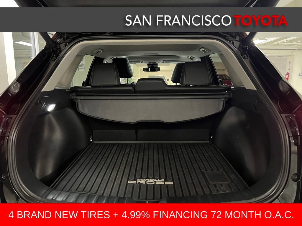 Certified 2022 Toyota Corolla Cross XLE image 40