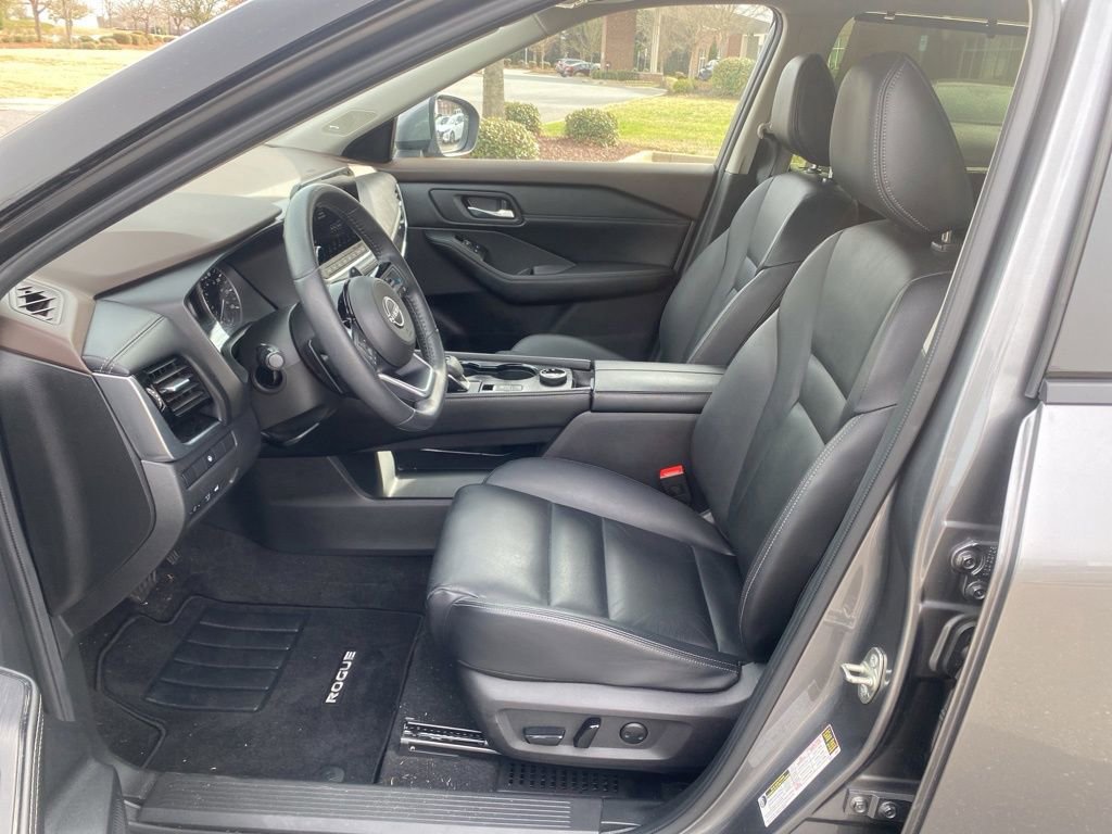 Used 2023 Nissan Rogue SL w/ SL Premium Package image 15
