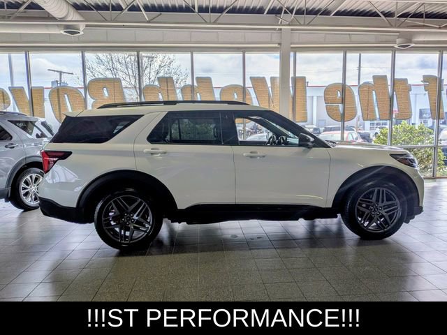 Used 2025 Ford Explorer ST image 9
