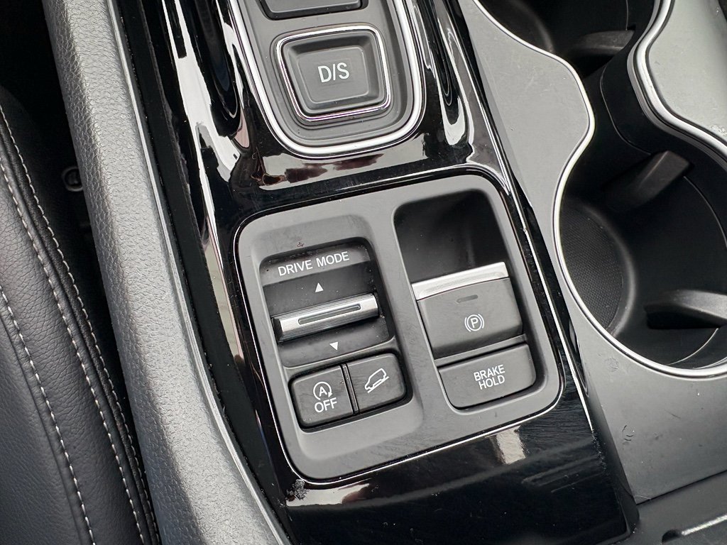 Certified 2025 Honda Pilot Touring image 25