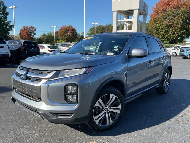 Used 2025 Mitsubishi Outlander Sport SE AWD/4WD image 2