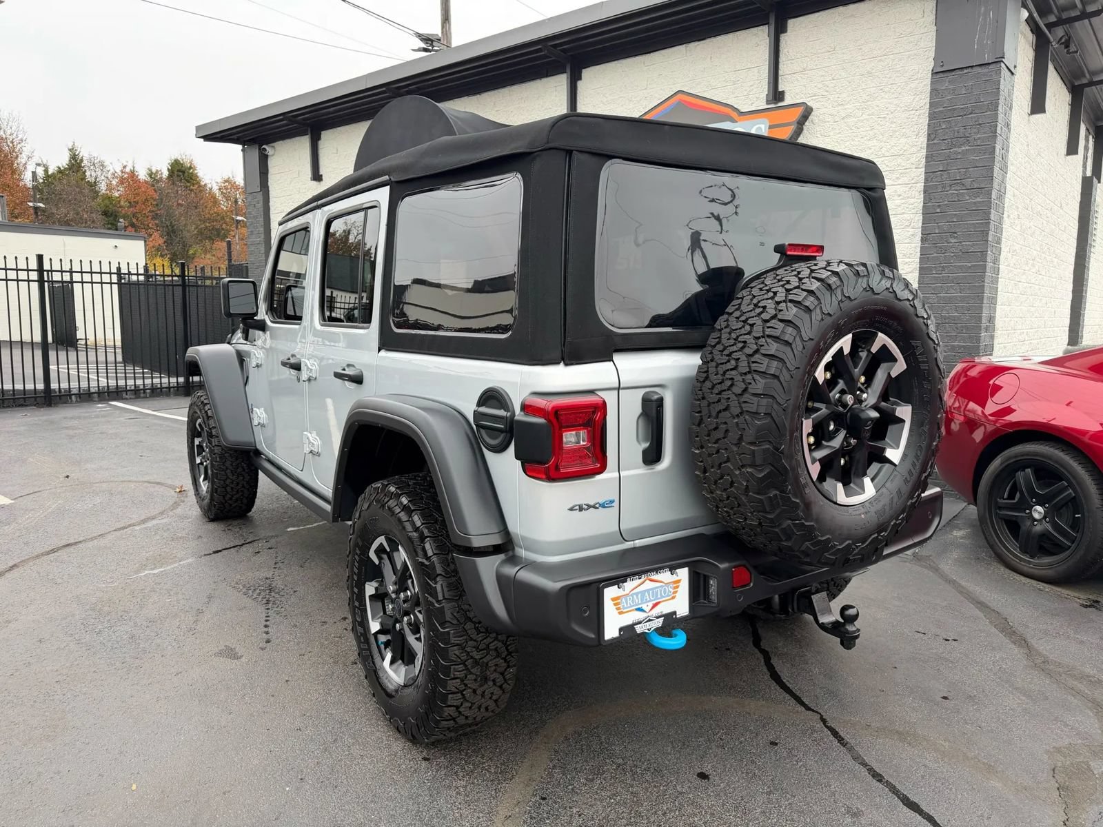 Used 2024 Jeep Wrangler Unlimited Rubicon 4xe w/ Safety Group AWD/4WD image 8