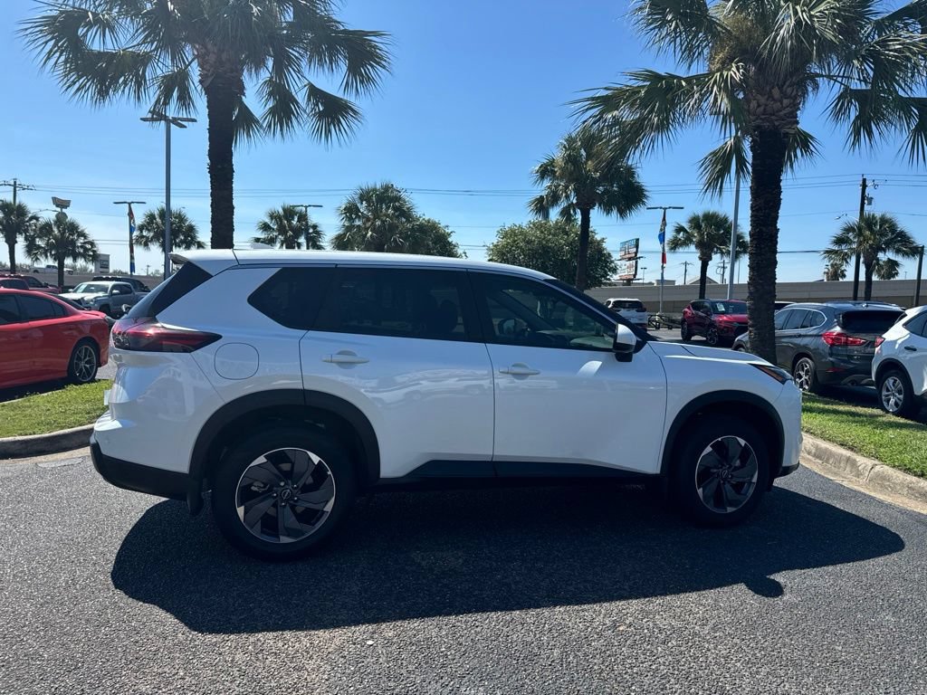 Used 2026 Nissan Rogue SV FWD image 5