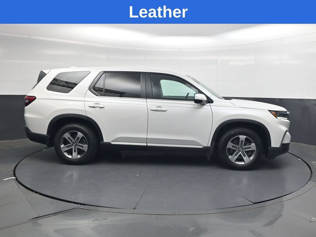 Used 2025 Honda Pilot EX-L image 3