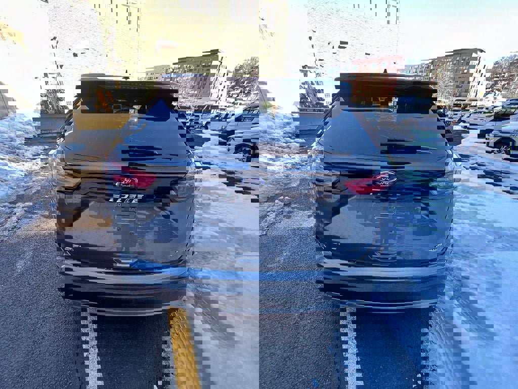 Used 2022 Ford Edge SEL w/ Convenience Package image 6