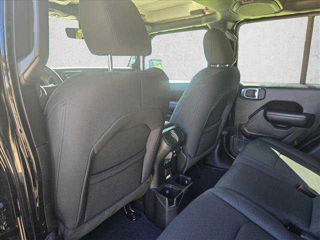 Used 2023 Jeep Gladiator Sport image 13