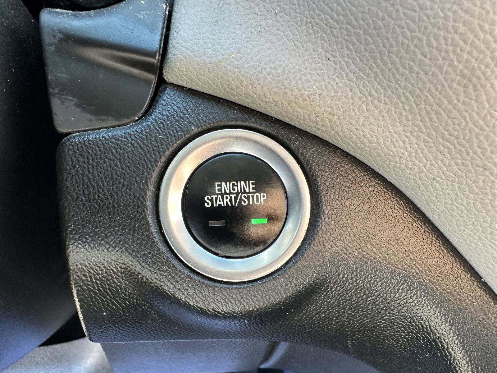 Used 2022 Chevrolet Equinox LS AWD/4WD image 32