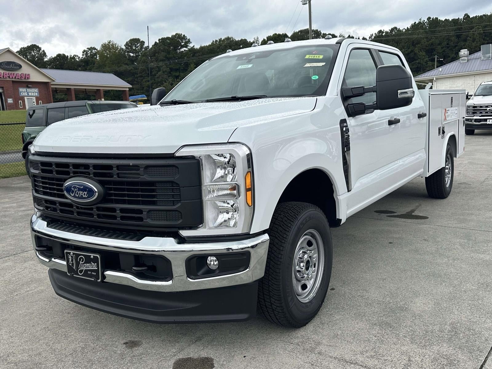 New 2026 Ford F250 XL w/ XL Chrome Package AWD/4WD image 2