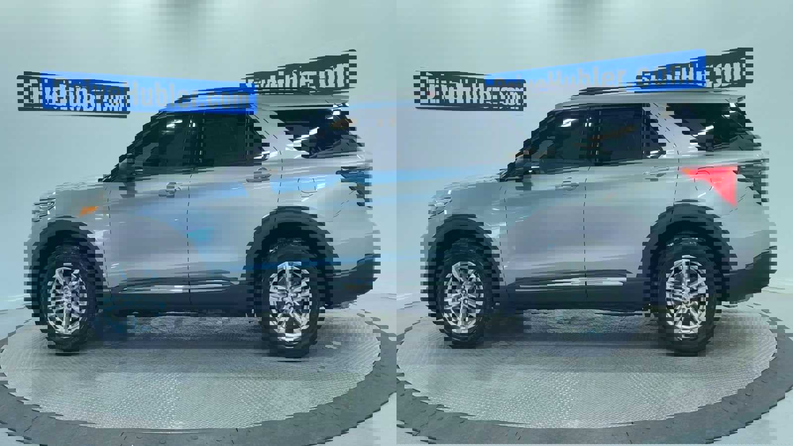 Used 2020 Ford Explorer XLT w/ Comfort Package image 5