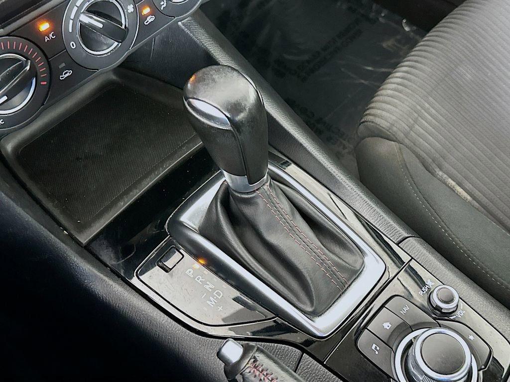 Used 2015 MAZDA MAZDA3 i Touring image 20