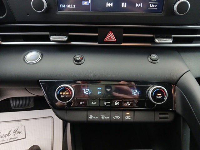 Used 2023 Hyundai Elantra SEL image 19