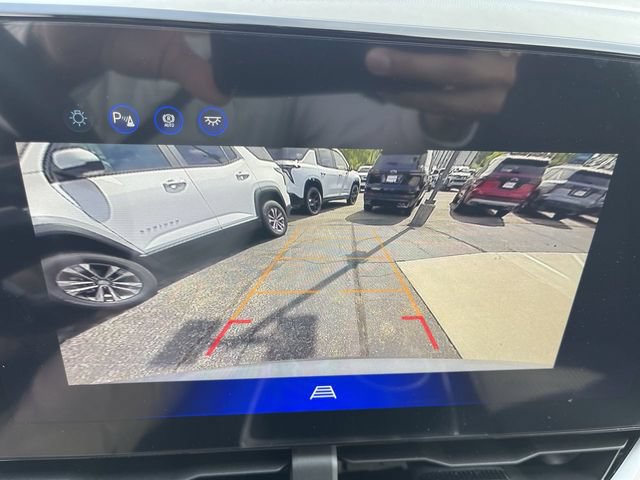 New 2027 Chevrolet Equinox LT w/ LPO, Floor Liner Package FWD image 17