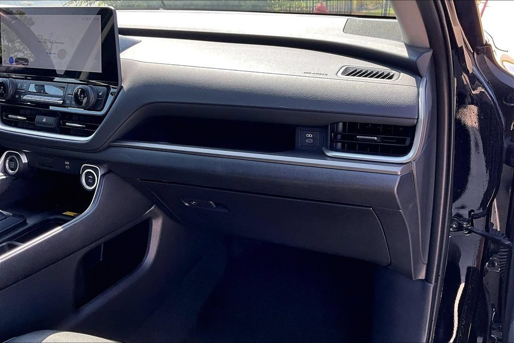 Used 2025 Toyota Grand Highlander AWD image 18