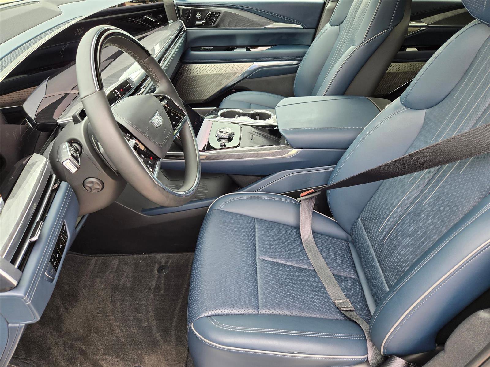 Certified 2025 Cadillac Escalade IQ Luxury 2 AWD/4WD image 5