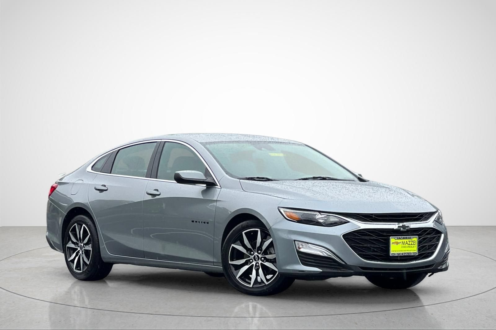 Used 2025 Chevrolet Malibu RS FWD image 2