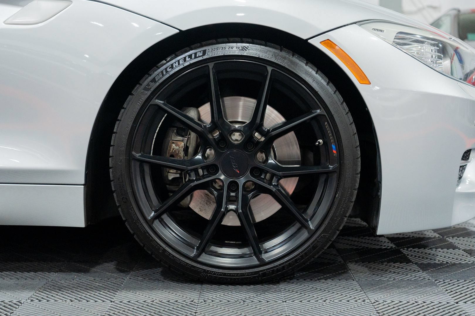 Used 2013 BMW Z4 sDrive35is RWD image 12