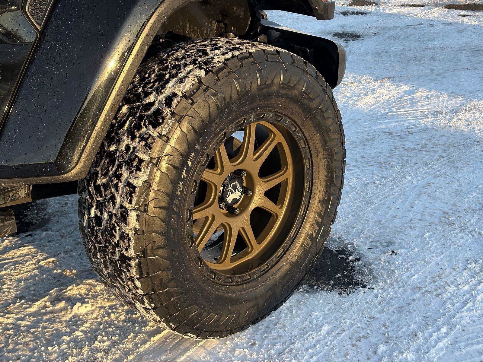 Used 2021 Jeep Gladiator Sport image 9