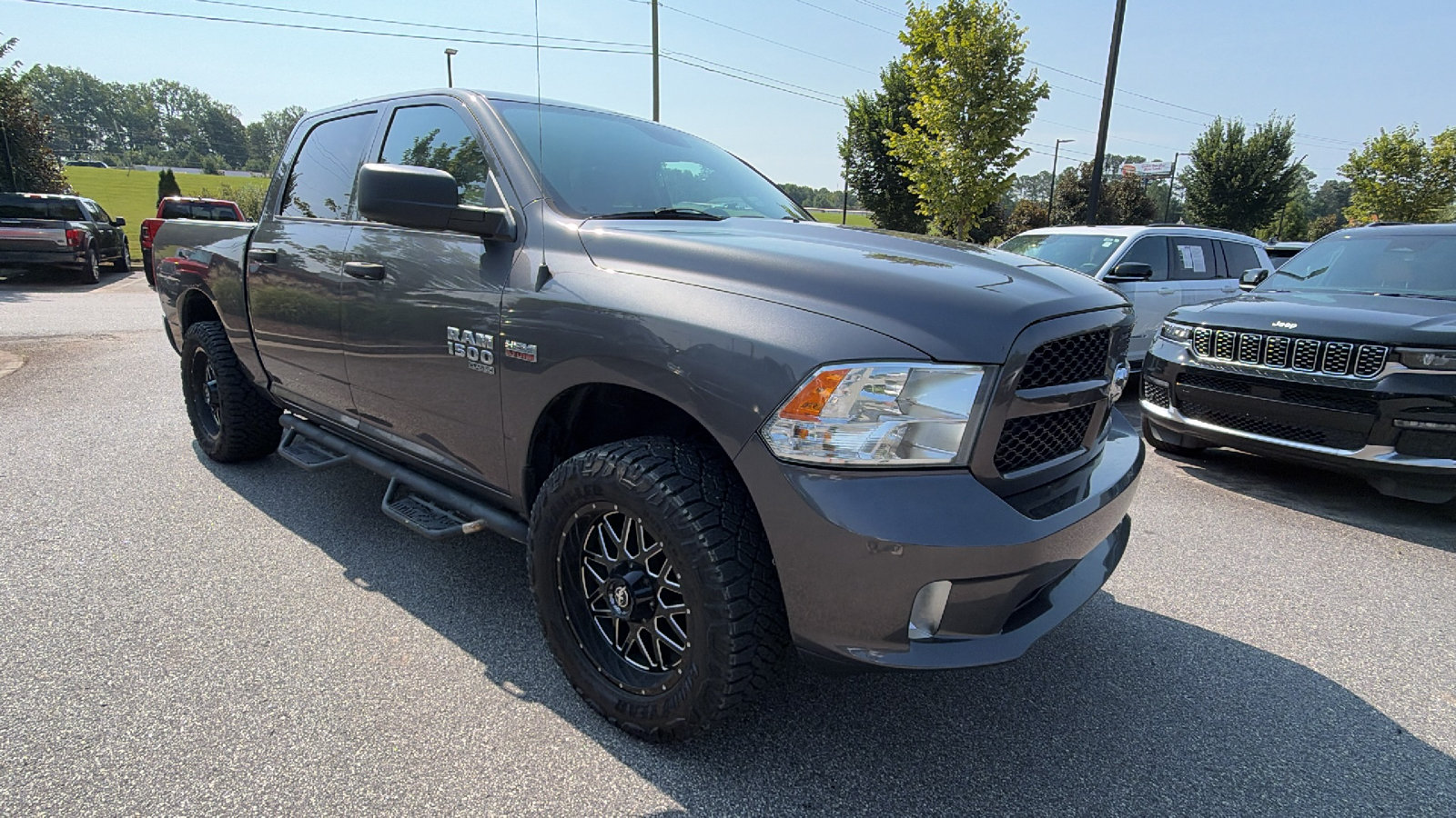 Used 2019 RAM 1500 Express AWD/4WD image 5