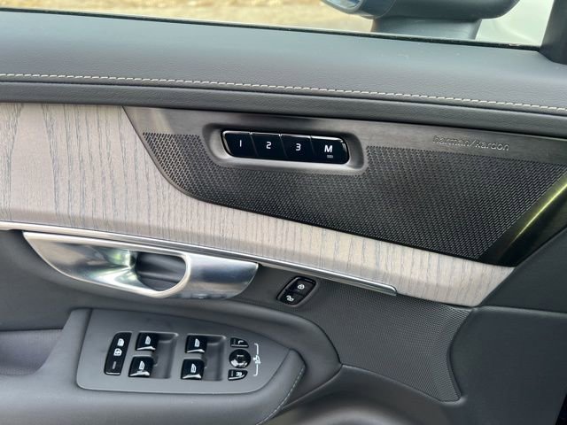 Certified 2025 Volvo XC90 T8 Ultra w/ Protection Package Premier AWD/4WD image 27