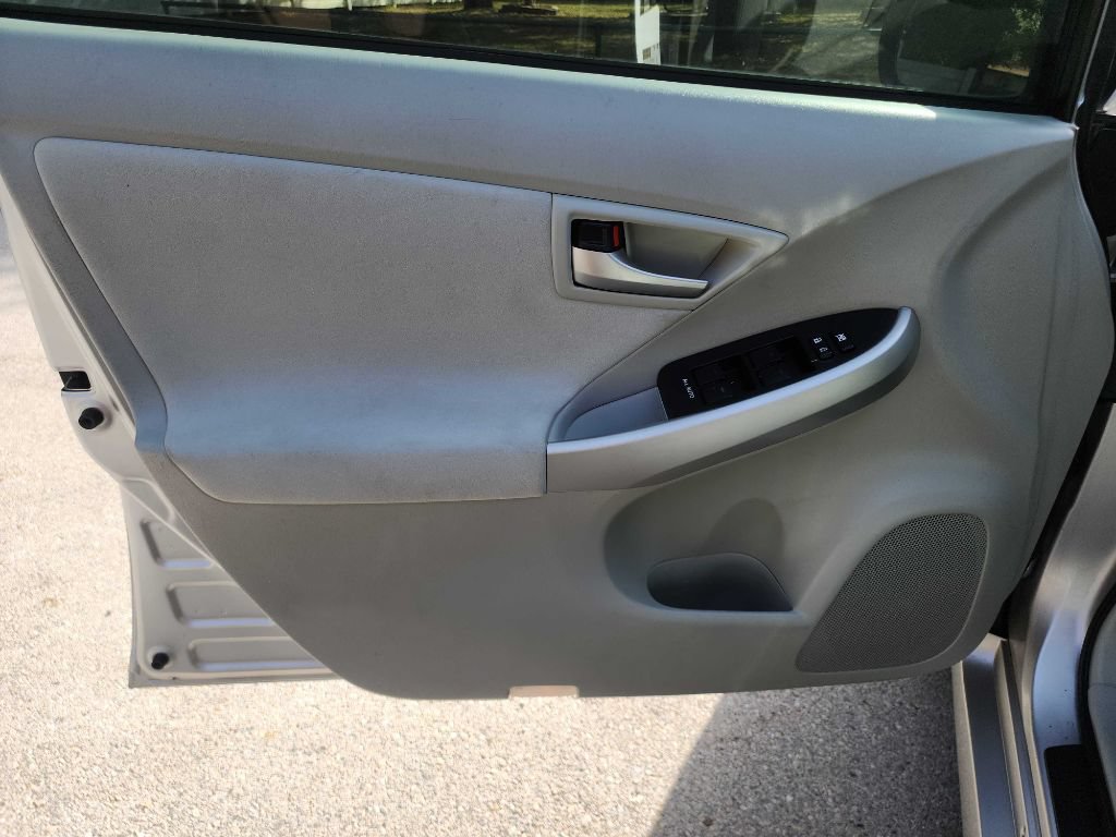 Used 2014 Toyota Prius Two FWD image 11
