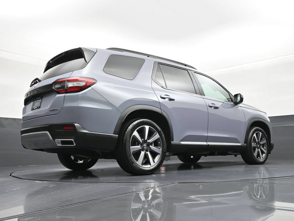 Used 2025 Honda Pilot Touring image 24