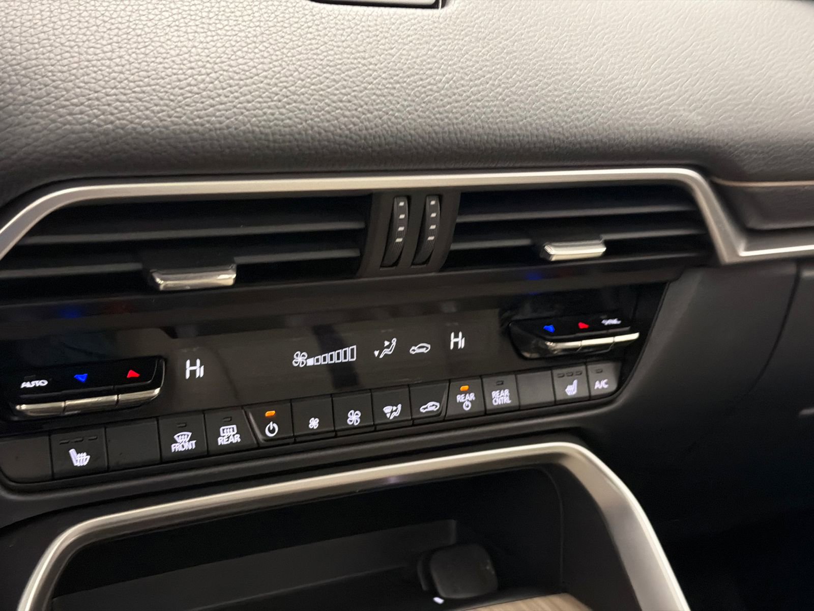 Used 2025 MAZDA CX-90 Plug-In Hybrid w/Premium Sport image 30