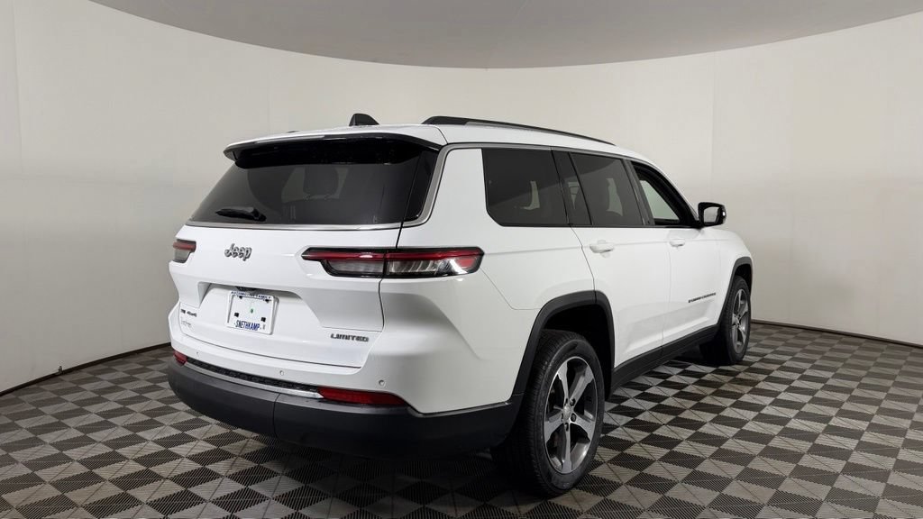 Used 2023 Jeep Grand Cherokee L Limited AWD/4WD image 8