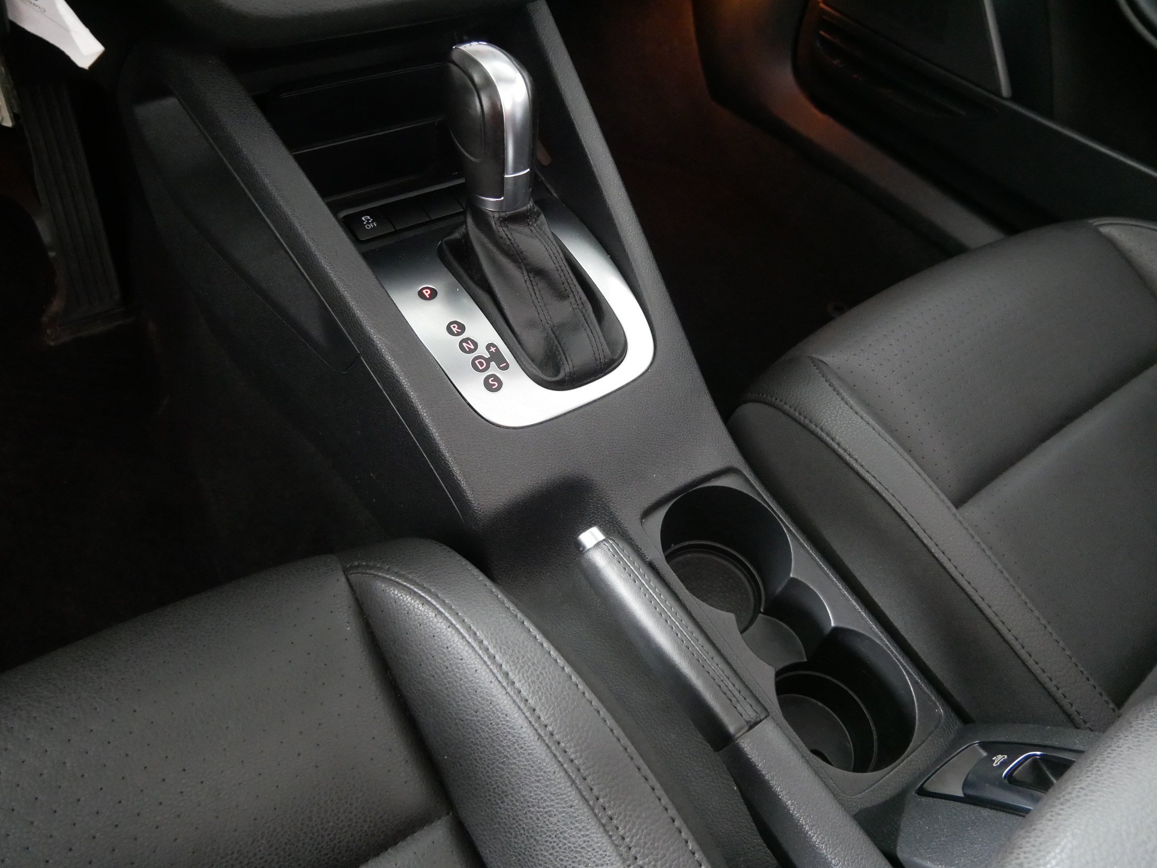 Used 2013 Volkswagen Eos Komfort FWD image 24
