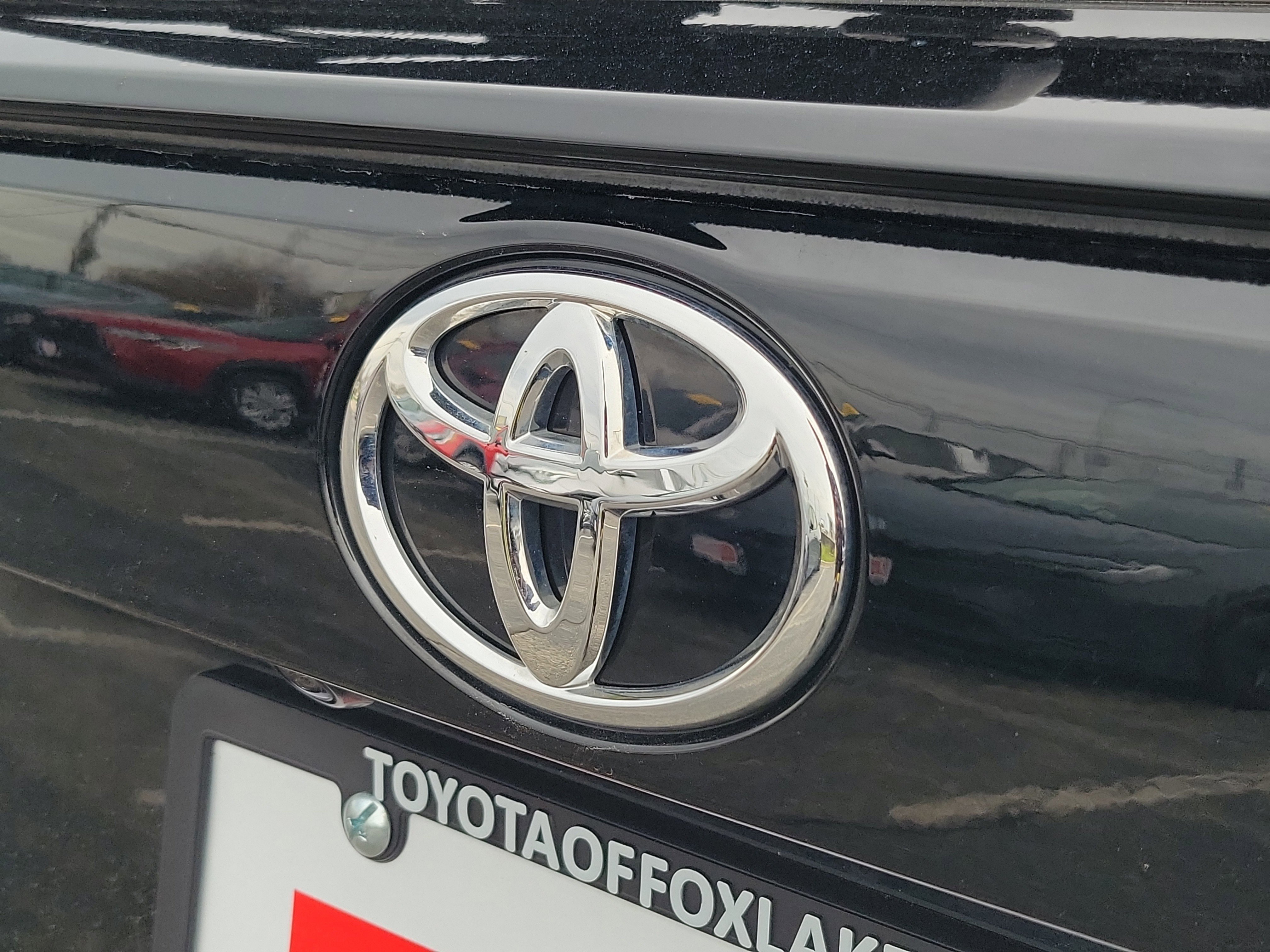 Used 2020 Toyota RAV4 XLE w/ Convenience Package image 6