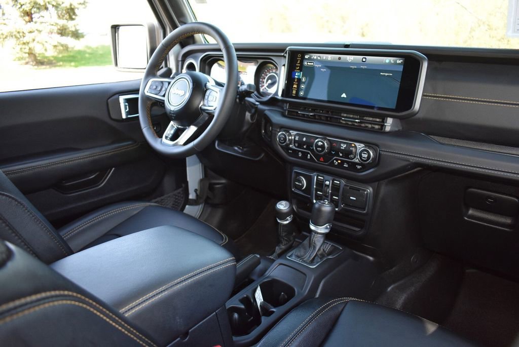 Used 2024 Jeep Wrangler Unlimited Sahara w/ Dual Top Group AWD/4WD image 28