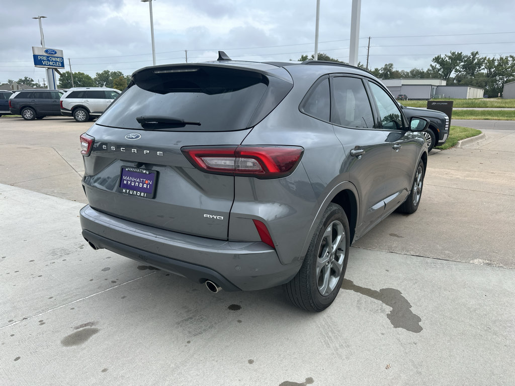 Used 2023 Ford Escape ST-Line w/ Tech Pack #1 AWD/4WD image 10