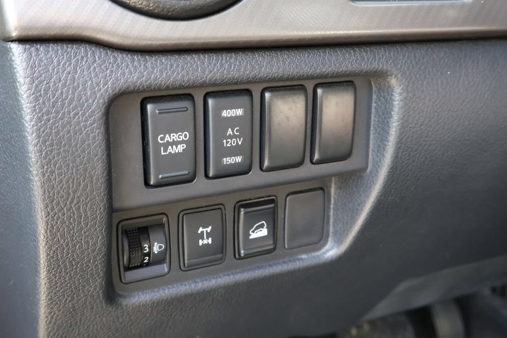 Used 2023 Nissan Titan PRO-4X w/ Pro-4x Convenience Package AWD/4WD image 18