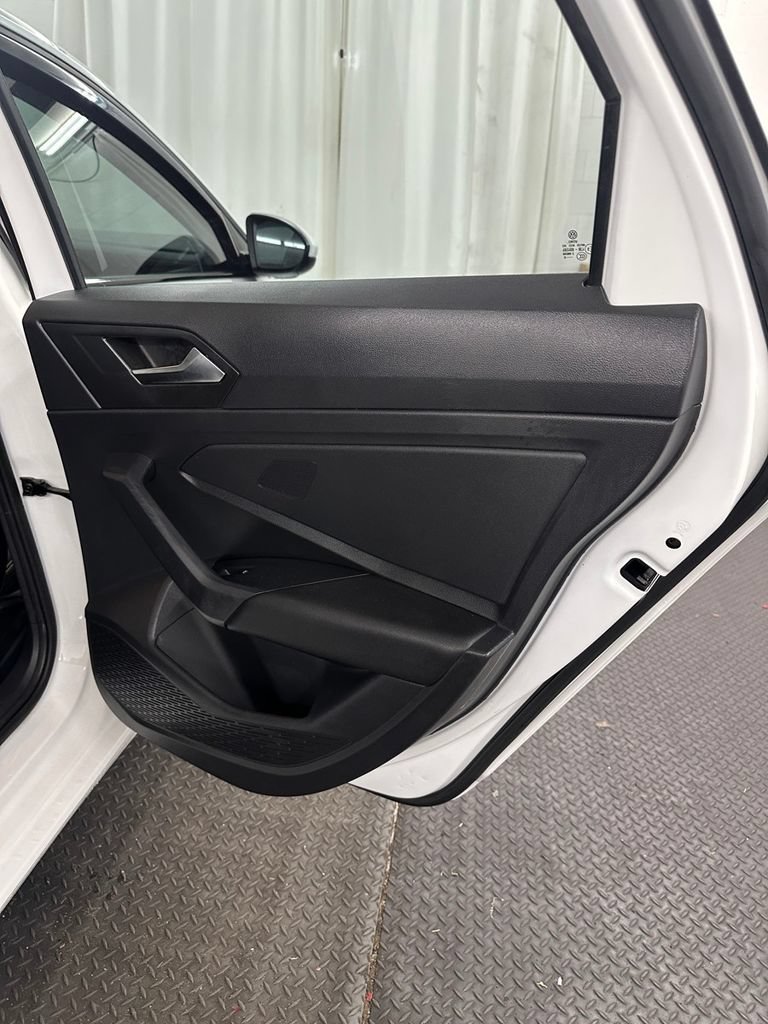 Used 2020 Volkswagen Jetta SE FWD image 29