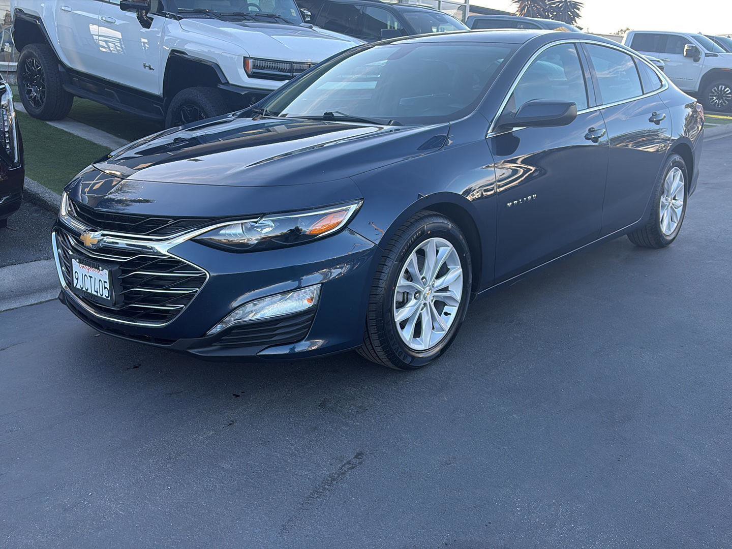 Used 2022 Chevrolet Malibu LT FWD image 1