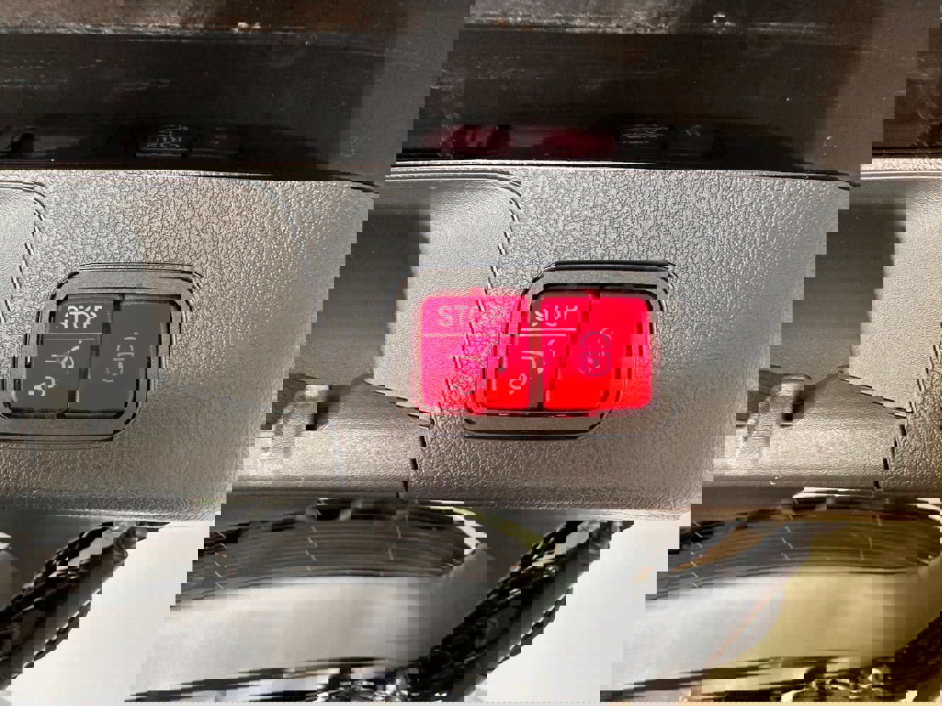 Used 2024 Mercedes-Benz GLB 250 4MATIC image 34