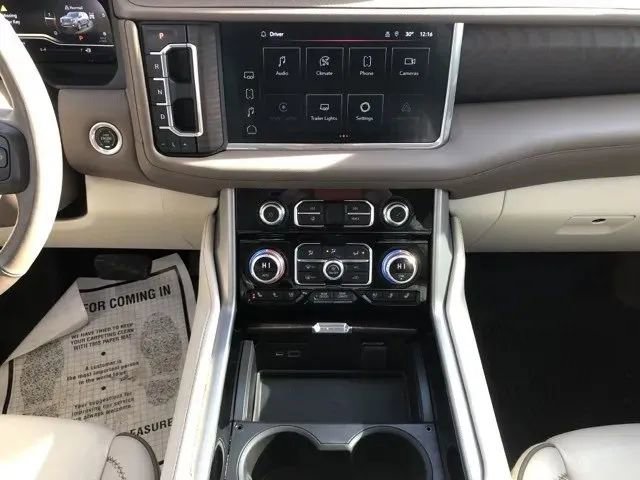 Used 2022 GMC Yukon XL Denali image 33