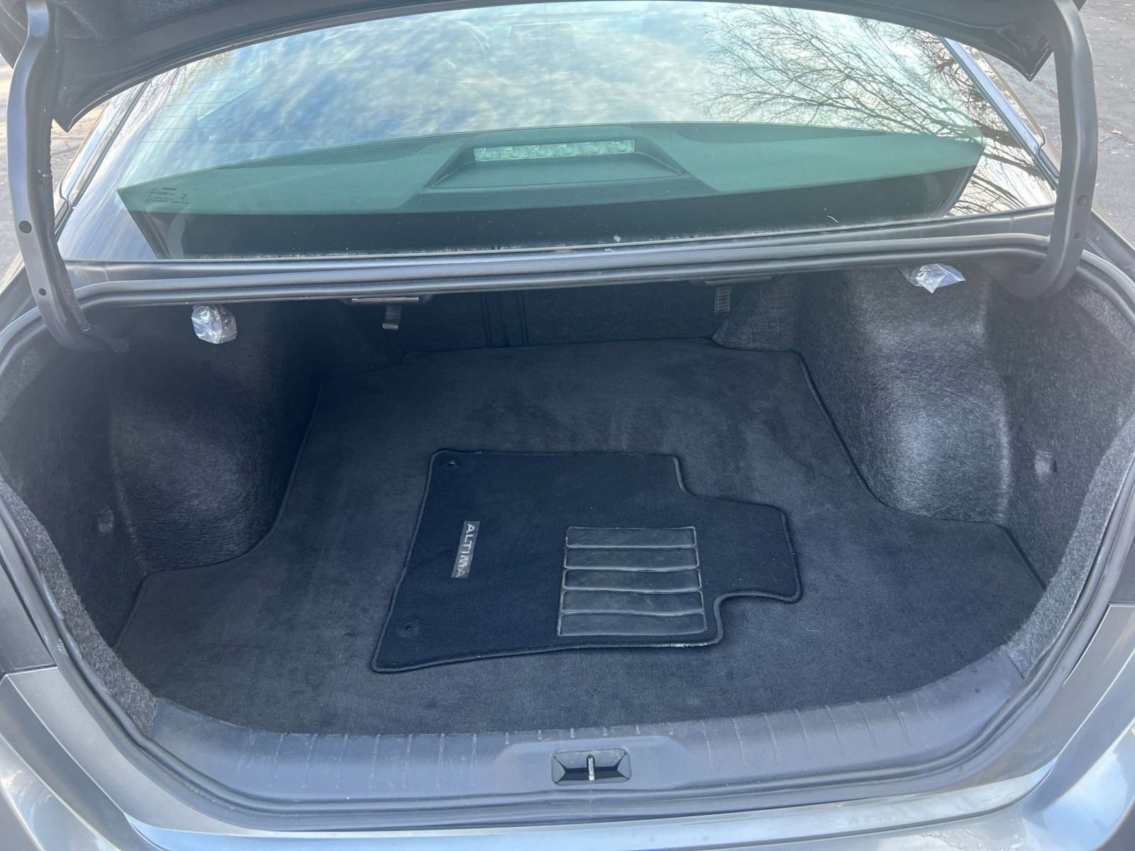 Used 2025 Nissan Altima 2.5 SV image 25